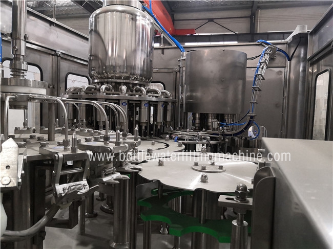 18 Dolum Kafaları 2000BPH Litchi Ambalaj Suyu Şişeleme Ekipmanları 0