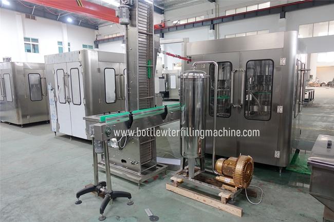 6000BPH 200ml Otomatik Monoblok Plastik Şişe Dolum Makinesi 0