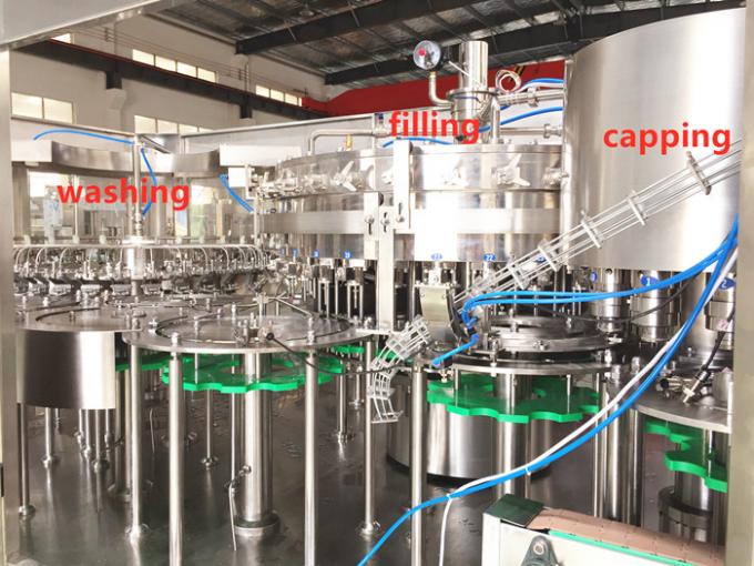 8.07KW Gazlı Alkolsüz İçecek Üretim Hattı, 8000BPH 500ml Soda Su Şişeleme Dolum makinesi 0