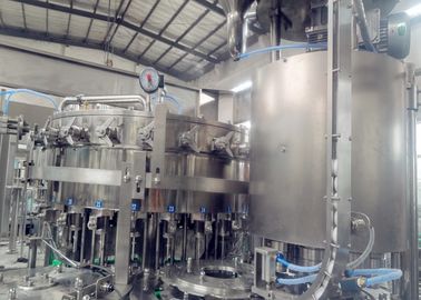 PCL Control Carbonated Drink Filling Machine For Small Food / Beverage Factory